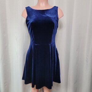 B. Darlin Sleeveless Velvet Fit And Flare Dress Junior's Size 11 / 12 Navy NWT